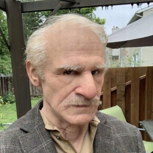 ENTSORGUNG VON GESICHTSMASKEN ÄLTERER ALTER OPA