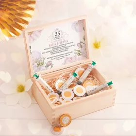    Geldspritze, Münzen und Spritzen, süße Rosen, Hochzeitstagsgeschenk