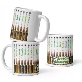    Ein personalisierter Becher mit Kugeln und den Namen von Soldaten für den Kommandanten.