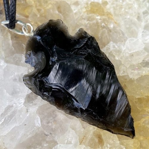  Großer Pfeilspitzen-Drachenglas-ANHÄNGER aus schwarzem Obsidian