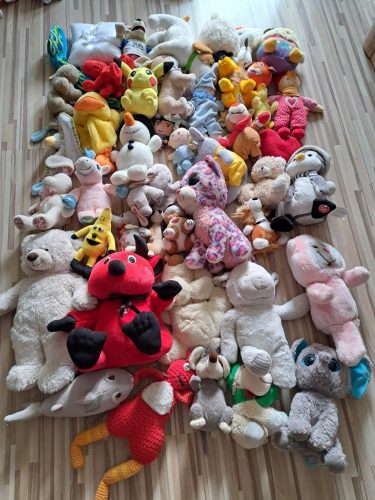  Set mit 45 Maskottchen, beschädigt Z37