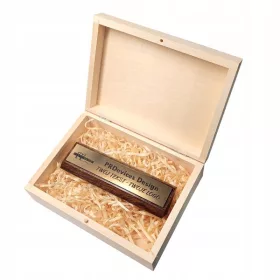    Schreibtischtafel, Visitenkarte in einer Holzbox - Gravur - FÜR EIN GESCHENK