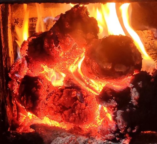  KAMINBRIKETTS IM KARTON 25 KG Holzzylinder, gemischtes Kaminholz