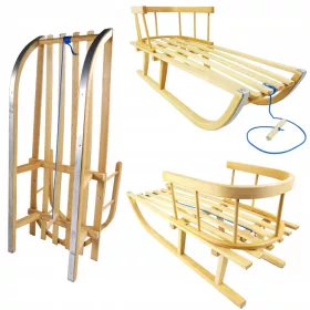 Traditioneller Holzschlitten Jokomisiada