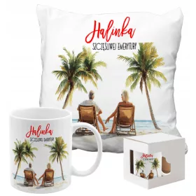    GESCHENK FÜR EINEN RUHESTAND. BECHER MIT EINEM GLÜCKLICHEN RUHESTANDSKISSEN + NAMEN