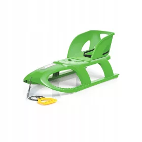    Grüner ISP-Schlitten mit Rückenlehne und Gurt – Komfort und Freude am Winterspaß!