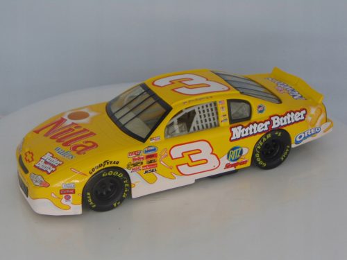  AKTION 2002 EARNHARDT JR #3 CHEVROLET MONTE CARLO NILLA WAFERS NASCAR 1:24