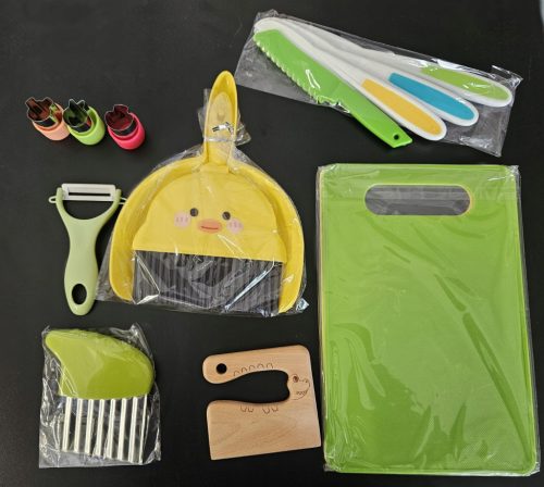  Set aus Messern und Küchenzubehör für Kinder