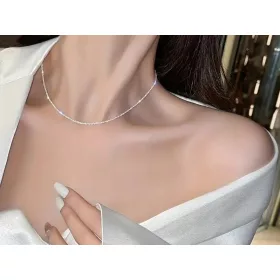    Halskette, Einzelkettenschmuck, SILBER-Halsband, zart um den Hals