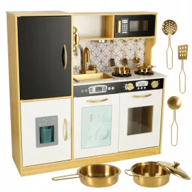  Kinderküche aus Holz mit Kühlschrank und goldener Tafel