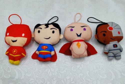  SUPER 4 Maskottchen Superman, The Flash, Cyborg, Lulu