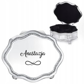    Silberne Schmuckschatulle mit Gravur. Weihnachtsgeschenk für ein Mädchen