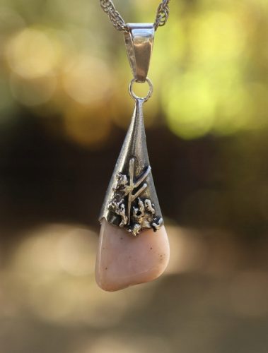  SILBERNER ANDENOPAL-ANHÄNGER MIT FEHU-RUNE.