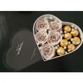  Weihnachtsgeschenkbox, Seifenrosen und Ferrero Rocher