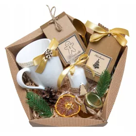    Weihnachtsgeschenk, großer Geschenkkorb, Weihnachtsmann-Geschenkbecher, Tee