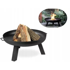    Hoher, geräumiger Gartenkamin. Ideal für einen Grill. Durchmesser 70 cm.