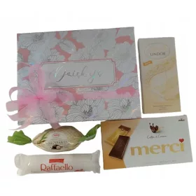 Luxuriöses Geschenkset mit Süßigkeiten und Grußkarte