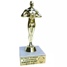  Eine Statuette für die Rentnerin Alejajca STATEMERYT OSK