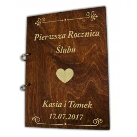    FOTOALBUM AUS HOLZ FÜR DIE GESCHENKGRAVUR ZUM ERSTEN HOCHZEITSJUBILÄUM