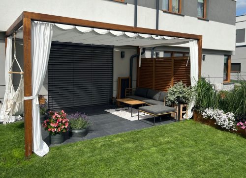  PERGOLA-DACH aus wasserdichtem Stoff.