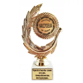  Eine Statuette zum 25. Hochzeitstag der Ehefrau des Mannes