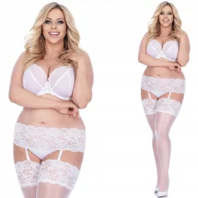    Sinnliche weiße Strippants, breite Spitzenstrümpfe, Strumpfhalter in Übergröße